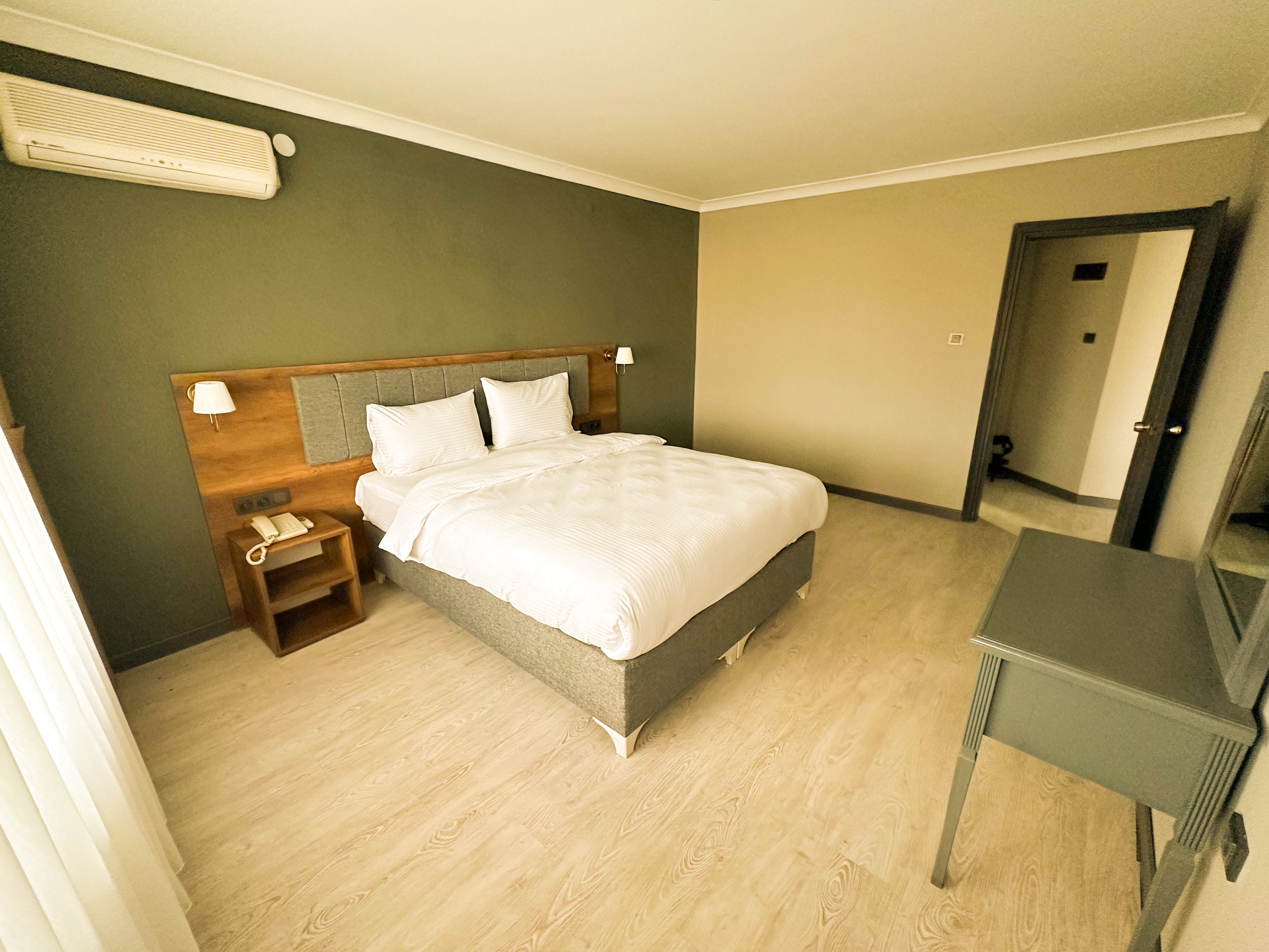 Honeymoon Suite Oda
