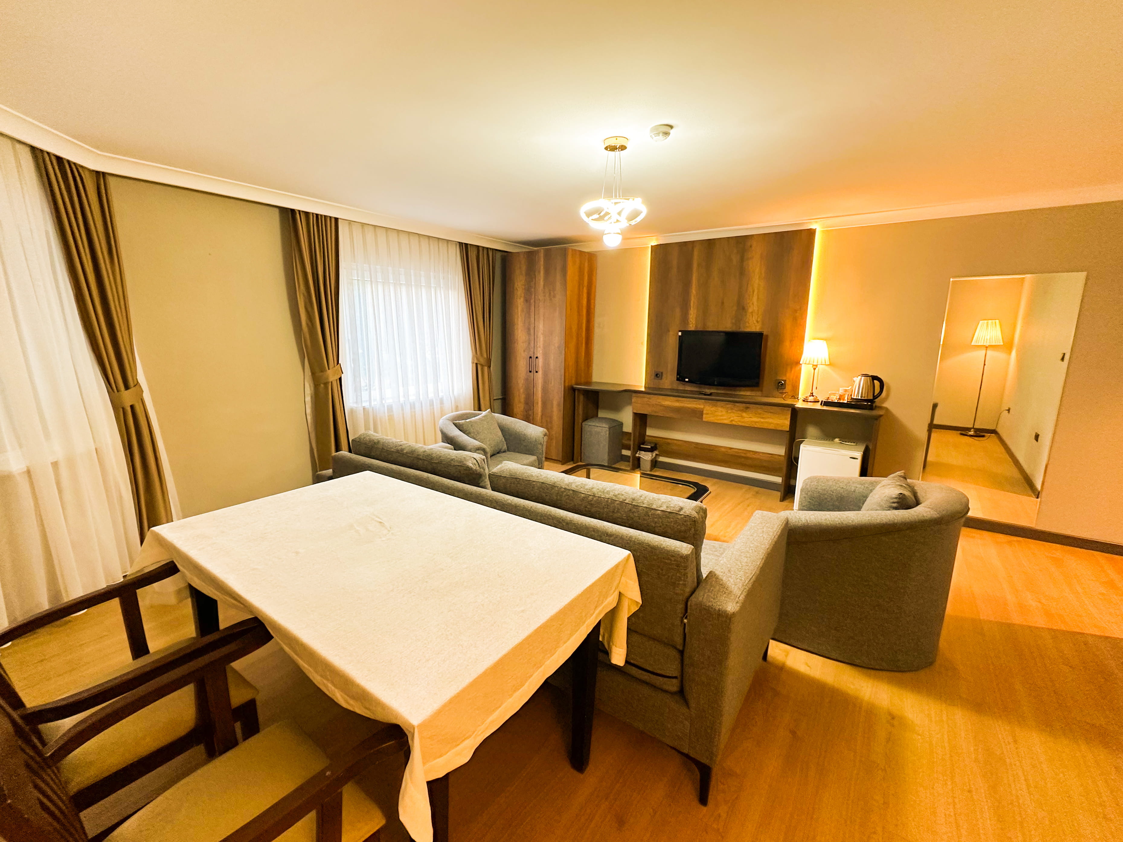 Honeymoon Suite Oda