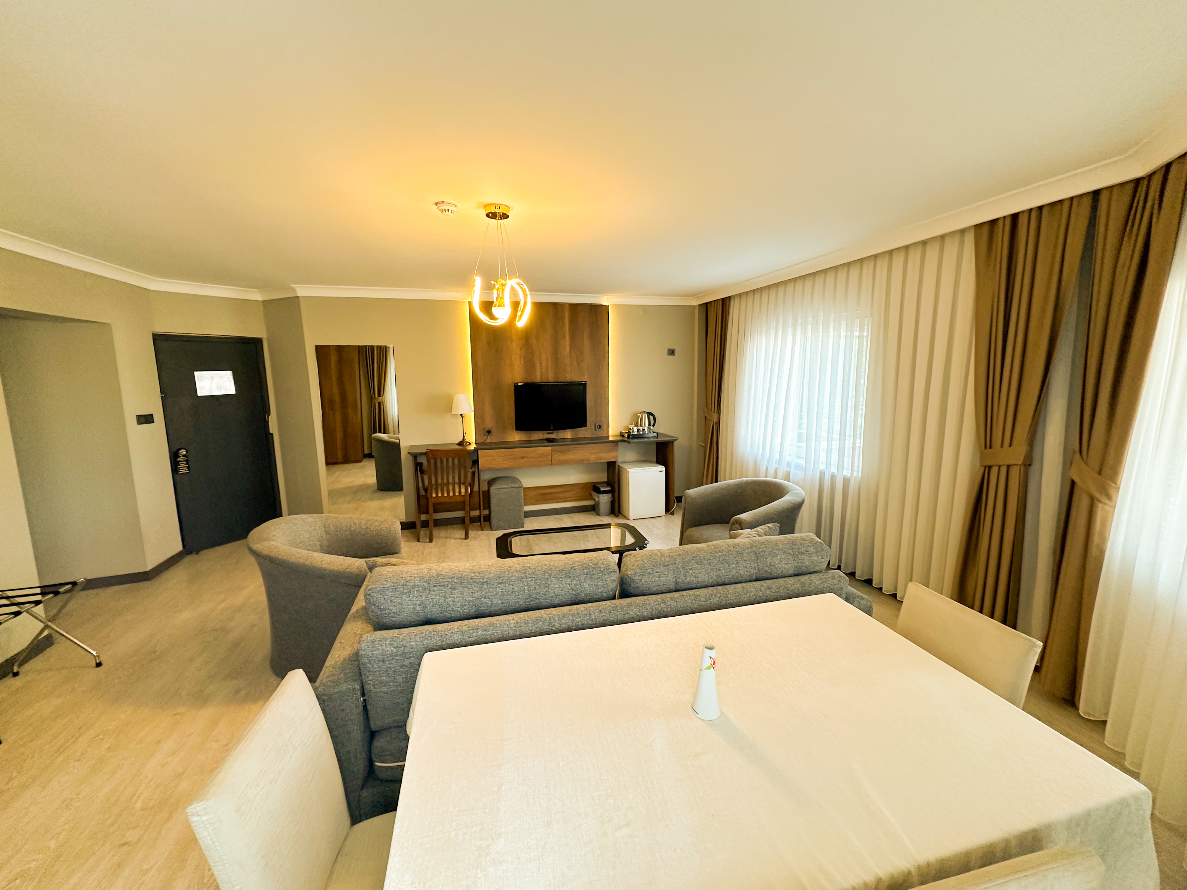 Honeymoon Suite Oda