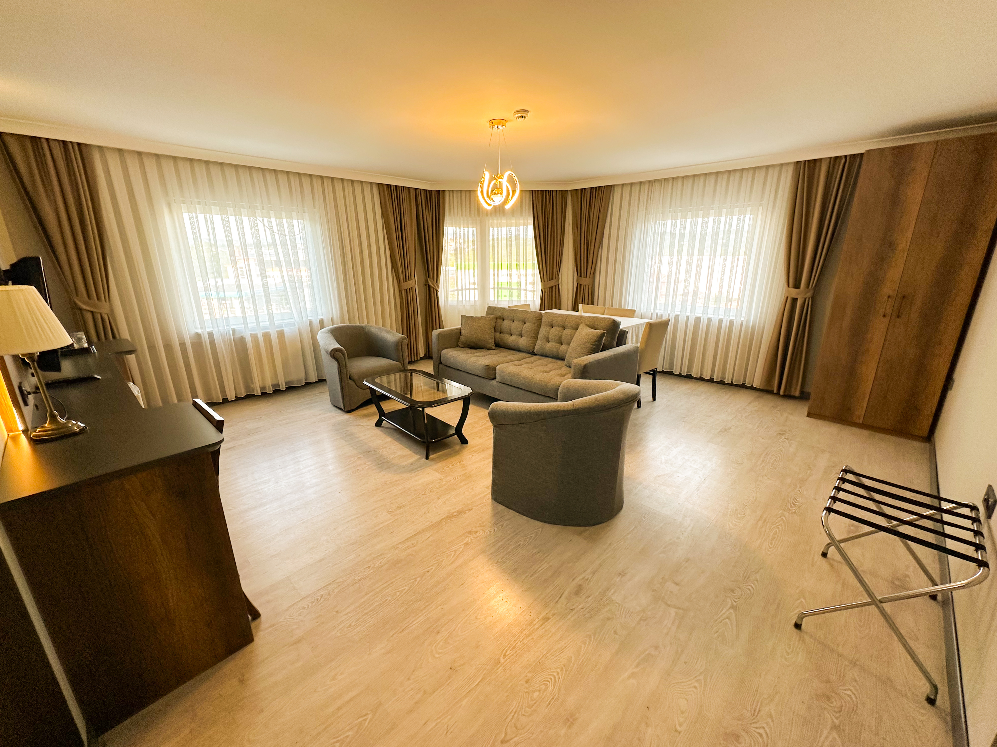 Honeymoon Suite Oda