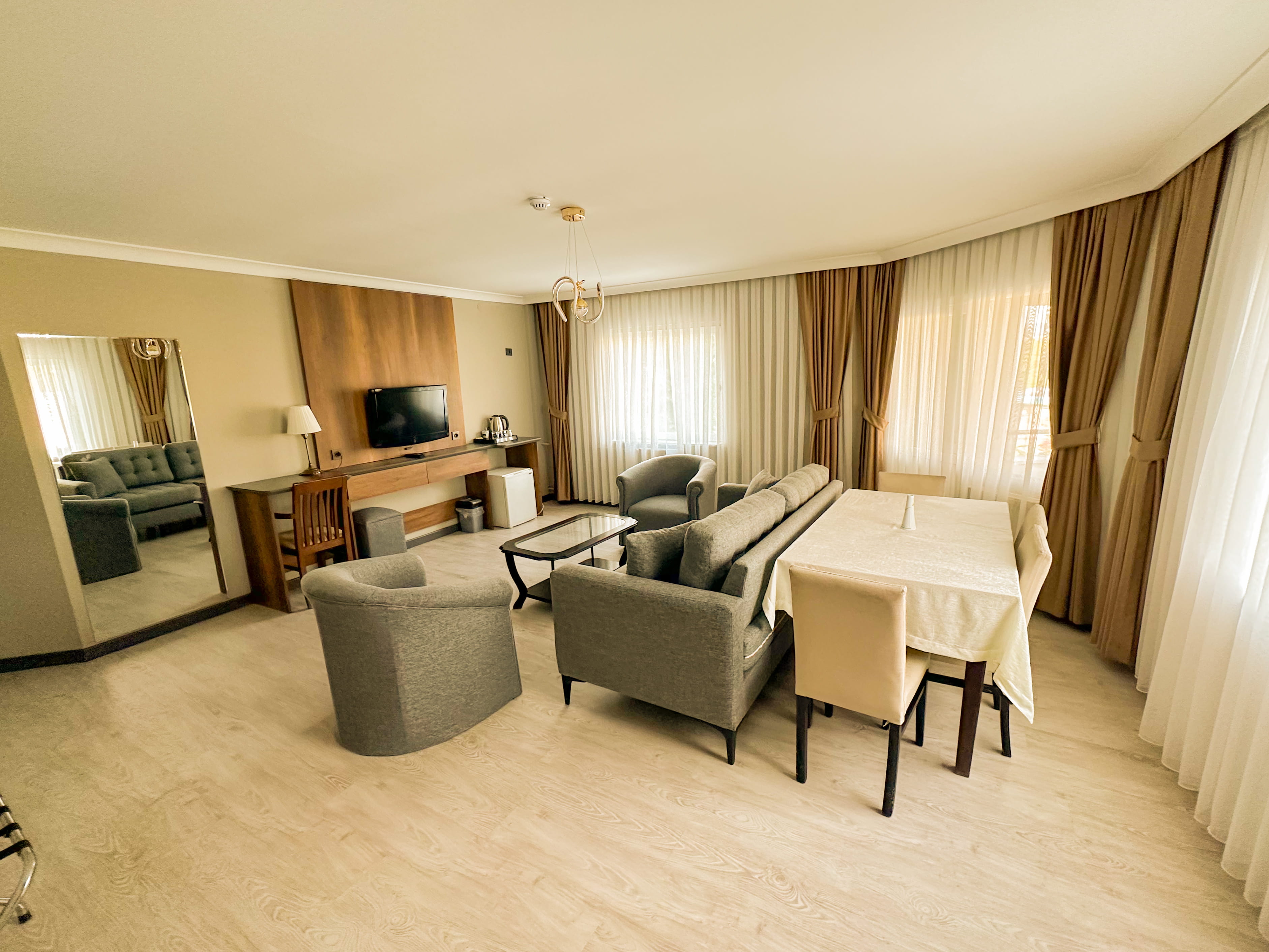 Honeymoon Suite Oda